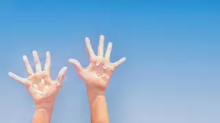 ESPECIAL MULTIMEDIA | Consejos para cuidar tu salud también en verano: otitis, medusas, golpes de calor...