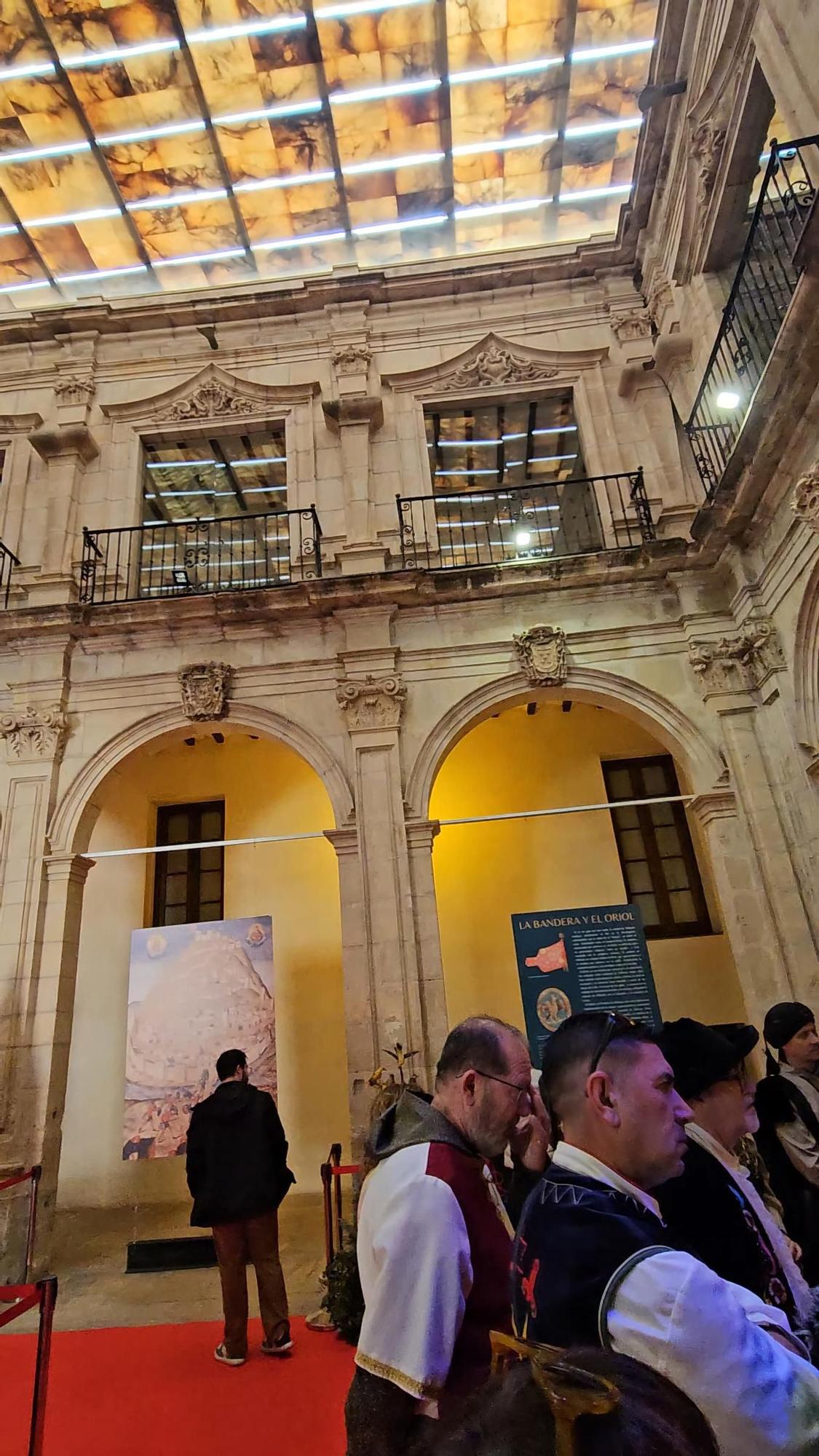 Una exposición ahonda en el simbolismo del Oriol como emblema de Orihuela