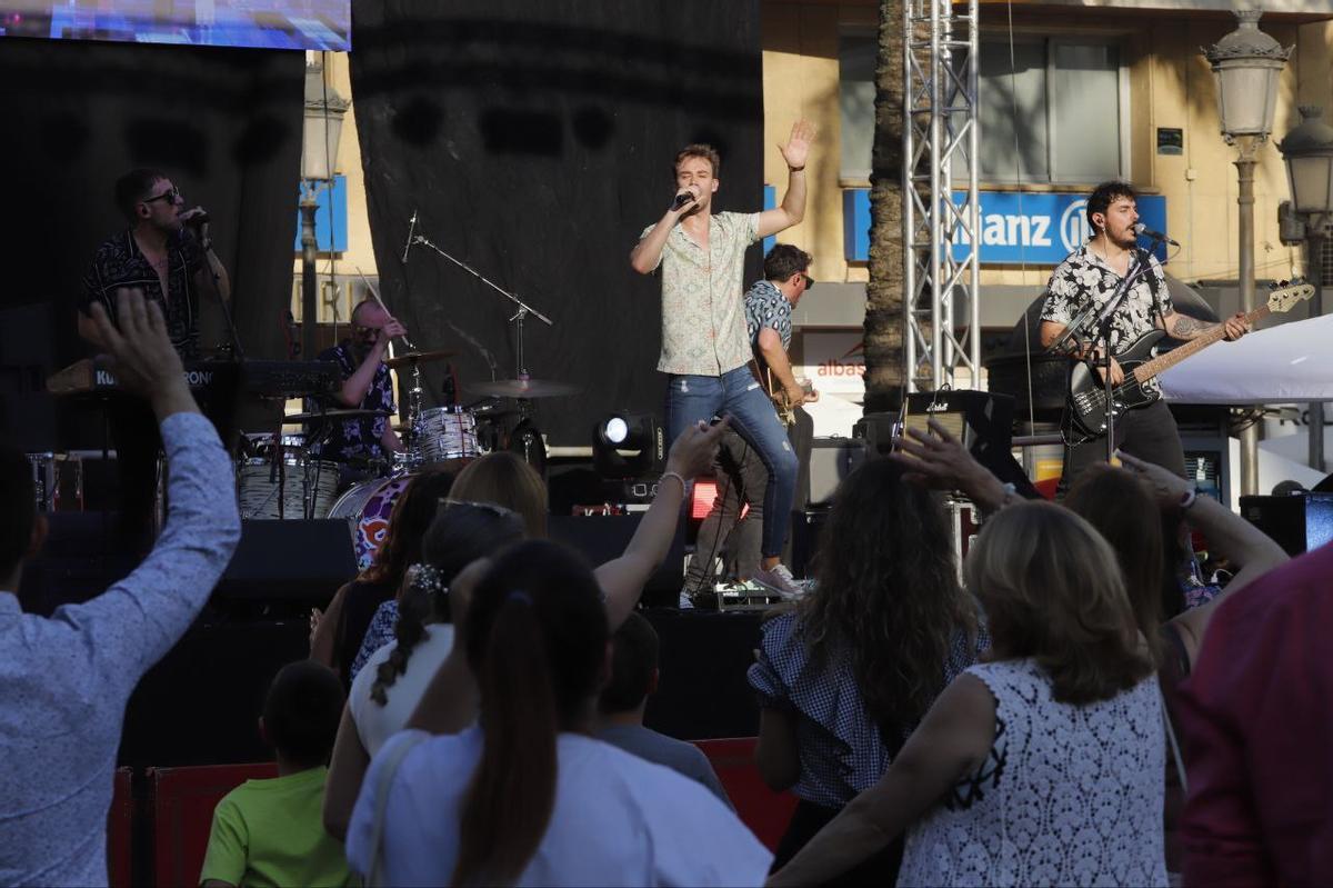 Concierto en las Tendillas durante la Shopping Night.
