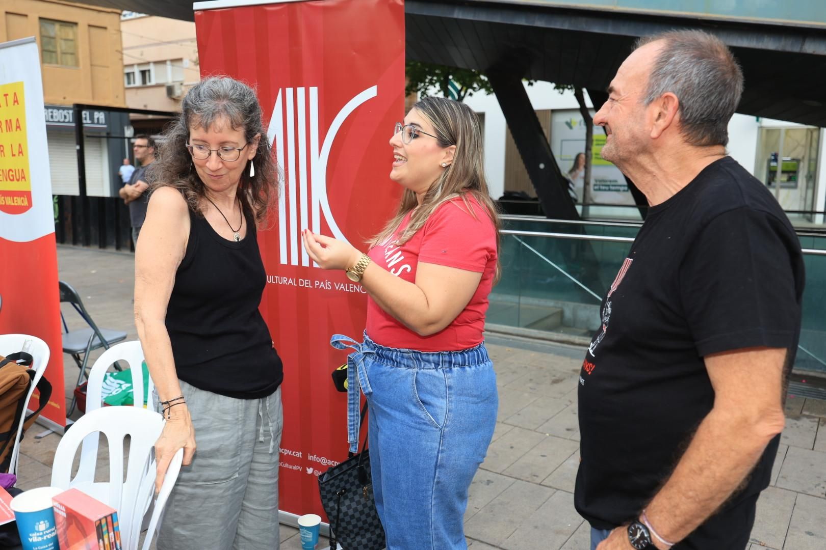 Les fotos de com Vila-real 'trau la llengua' per a defensar el valencià