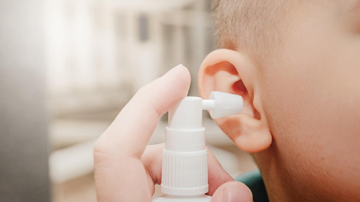 No hay que tocar los oídos del niño sin supervisión médica