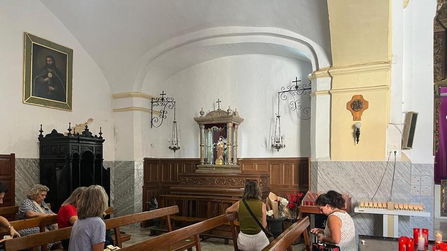 San Judas Tadeo reúne a cientos de fieles cada 28 de mes en Badajoz: "Doy fe de que es el patrón de los imposibles"