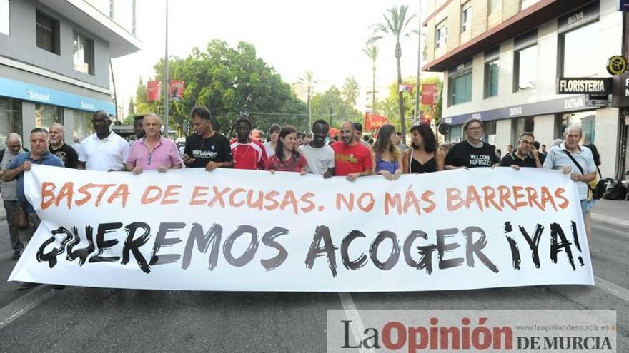 Más de cien voces piden en Murcia &quot;acoger refugiados ya&quot;