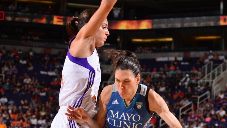 Un encuentro de la WNBA entre Minnesota Lynx y Phoenix Mercury