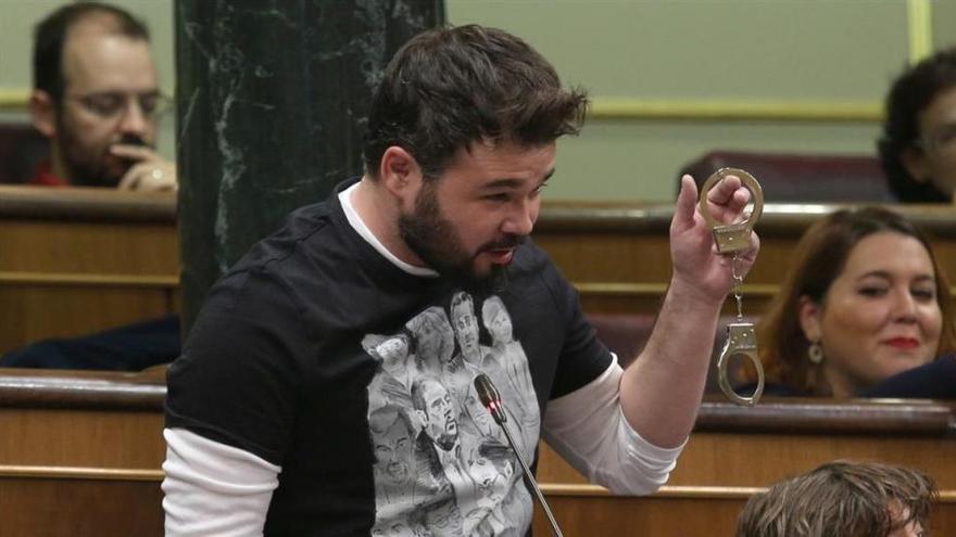 Rufián a Rajoy: &quot;¿Va a comportarse como un carcelero o como un demócrata?&quot;