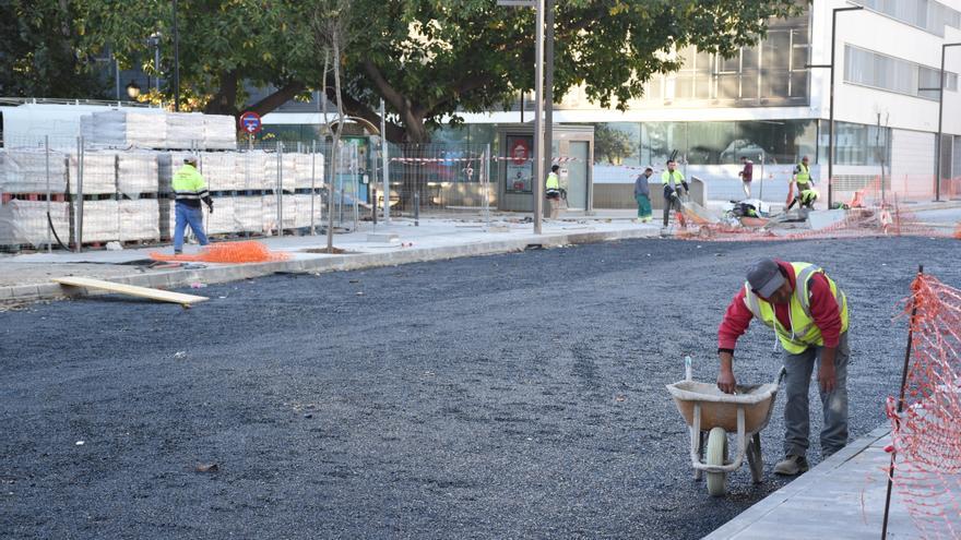 Comienza el asfaltado de la avenida de Isidor Macabich de Ibiza