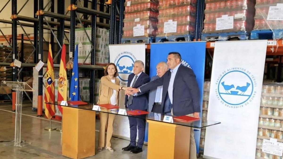 Firma del convenido de colaboración entre el Gobierno de Aragón y los Bancos de Alimentos de Zaragoza, Huesca y Teruel