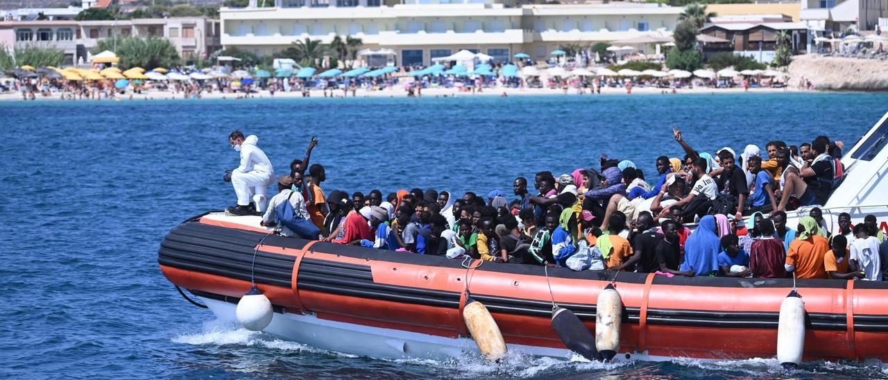 Inmigrantes en la isla italiana de Lampedusa.