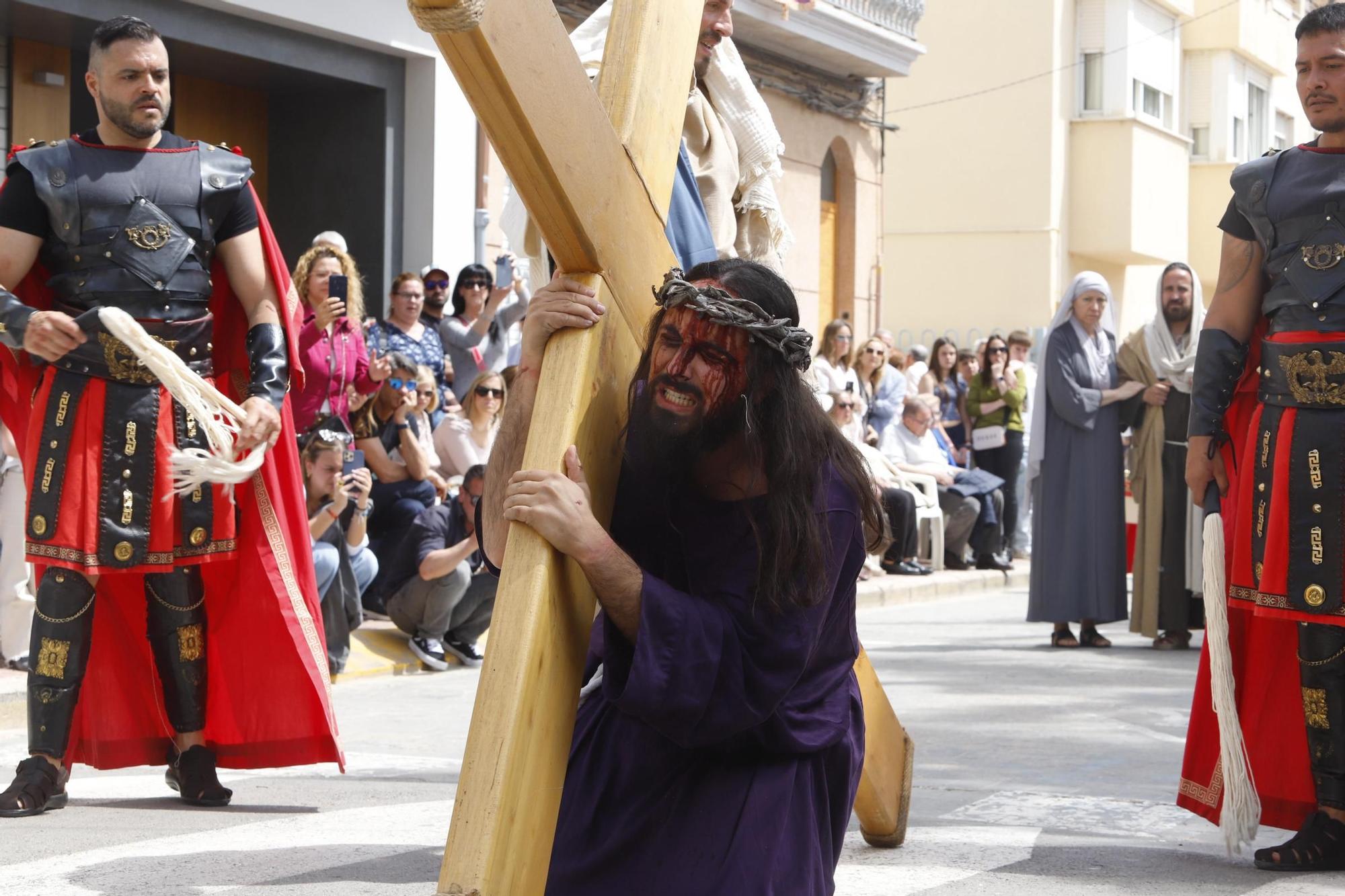 La procesión de Viernes Santo en Benetússer, en imágenes