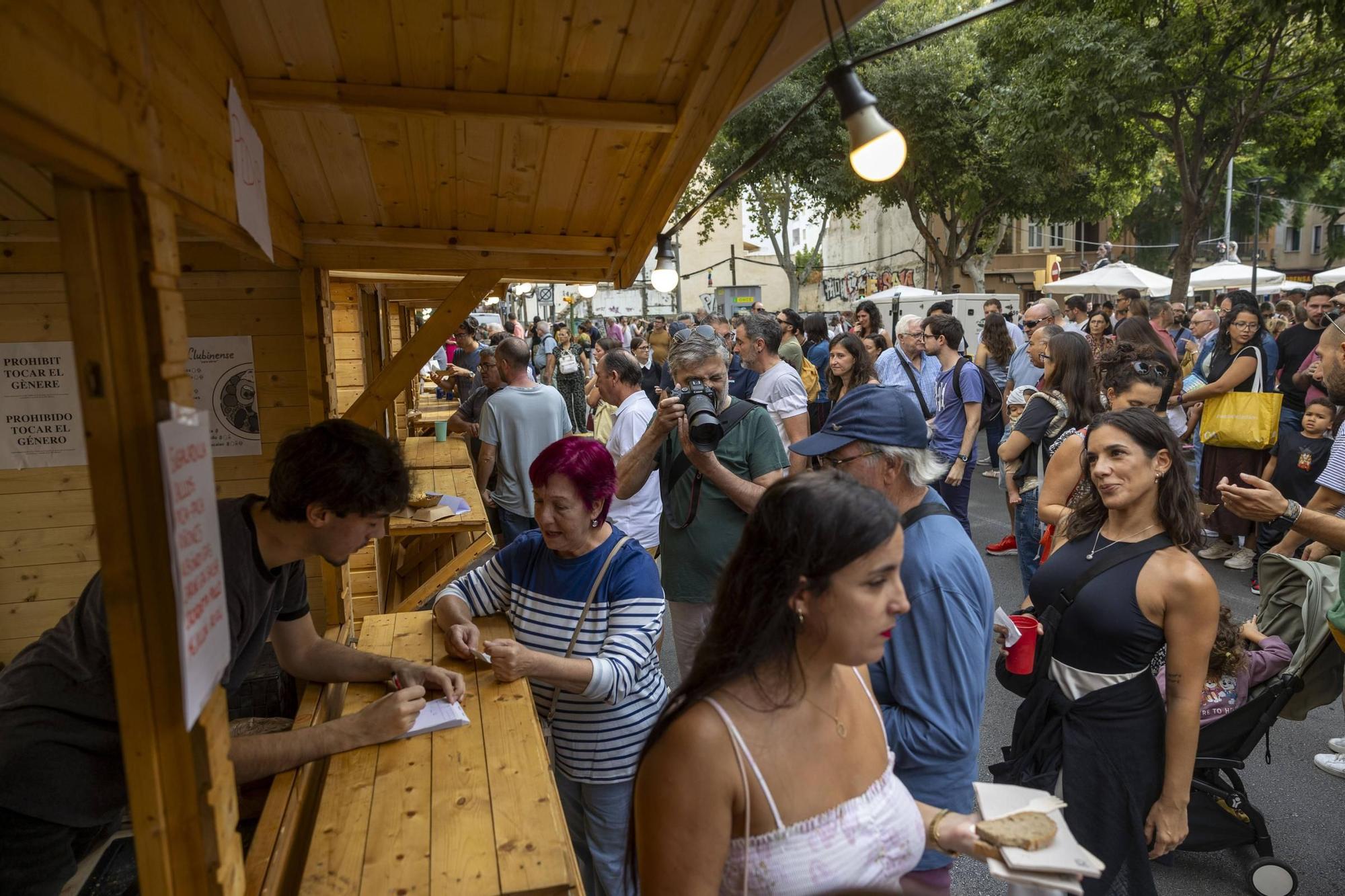 FOTOS | El éxito en la primera Fira del Variat en Palma desborda las previsiones de los restaurantes