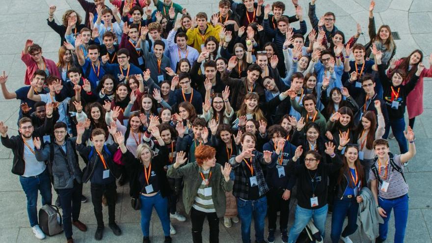 Jóvenes en la presentación.