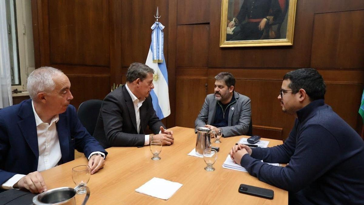 El secretario xeral del PSdeG, José Ramón Gómez Besteiro, con el ministro de Gobierno de la provincia de Buenos Aires, Carlos Bianco.