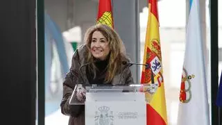 La ministra de Transportes asegura que el AVE deja atrás "la Galicia aislada y brumosa que describía Valle-Inclán"