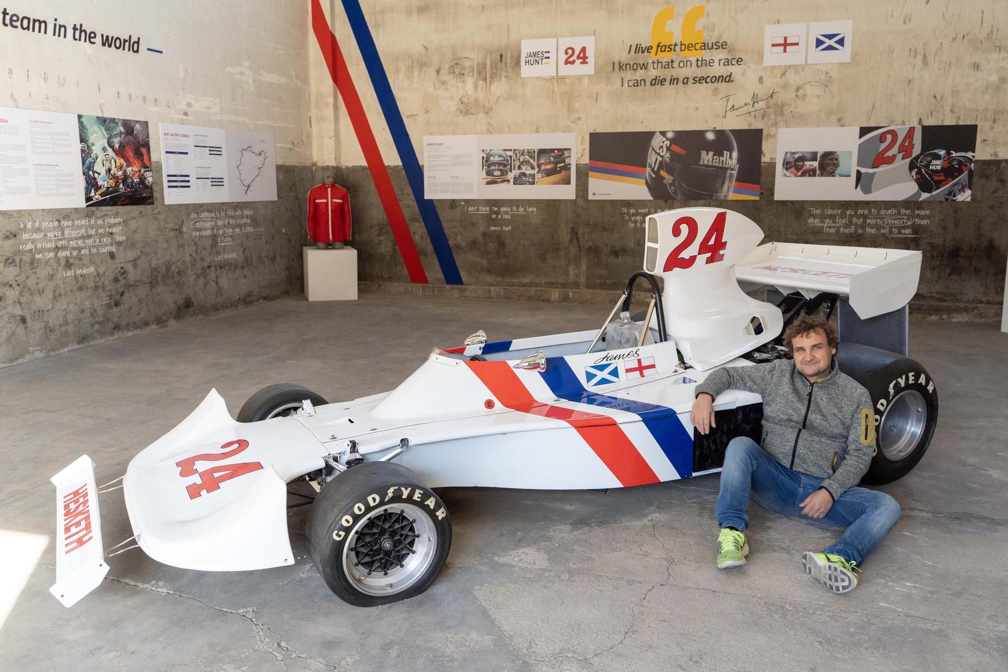 Imatges del bòlid Hesketh de Fórmula 1 que conduïa James Hunt, propietat de Miquel Liso a Manresa