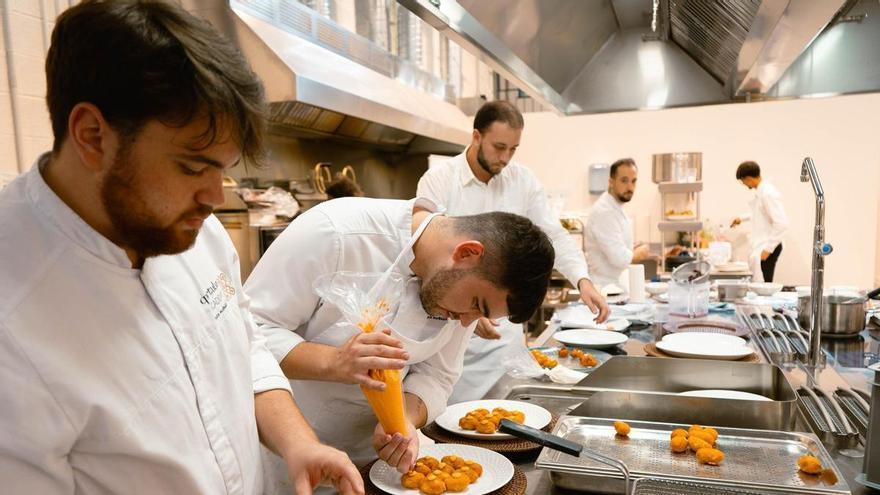 Bodegas Mezquita financia cinco becas para formar a nuevos cocineros en Córdoba