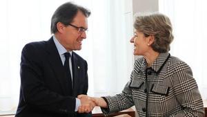 El president, Artur Mas, i la directora general de la Unesco, Irina Bokova, aquest dilluns, 3 de juny, a París. JORDI BEDMAR