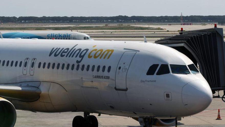 Vueling cancela 95 vuelos por la huelga de controladores francesa