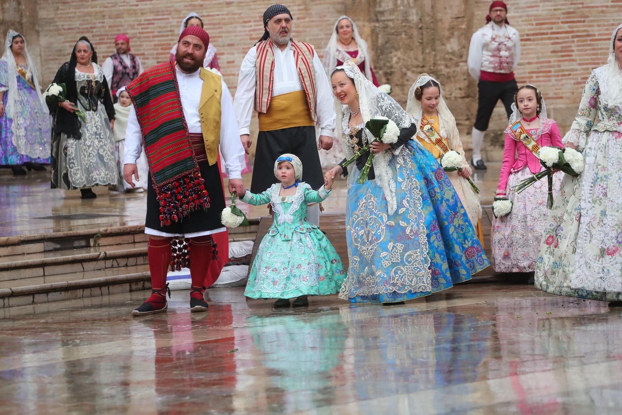 Búscate en el primer día de ofrenda por la calle de la Paz (entre las 17:00 a las 18:00 horas)