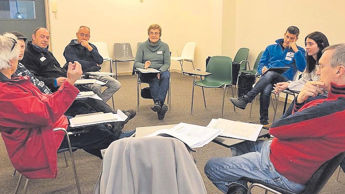 Sessió grupal per deixar de fumar, a través del programa Pacient Expert, a Besalú.