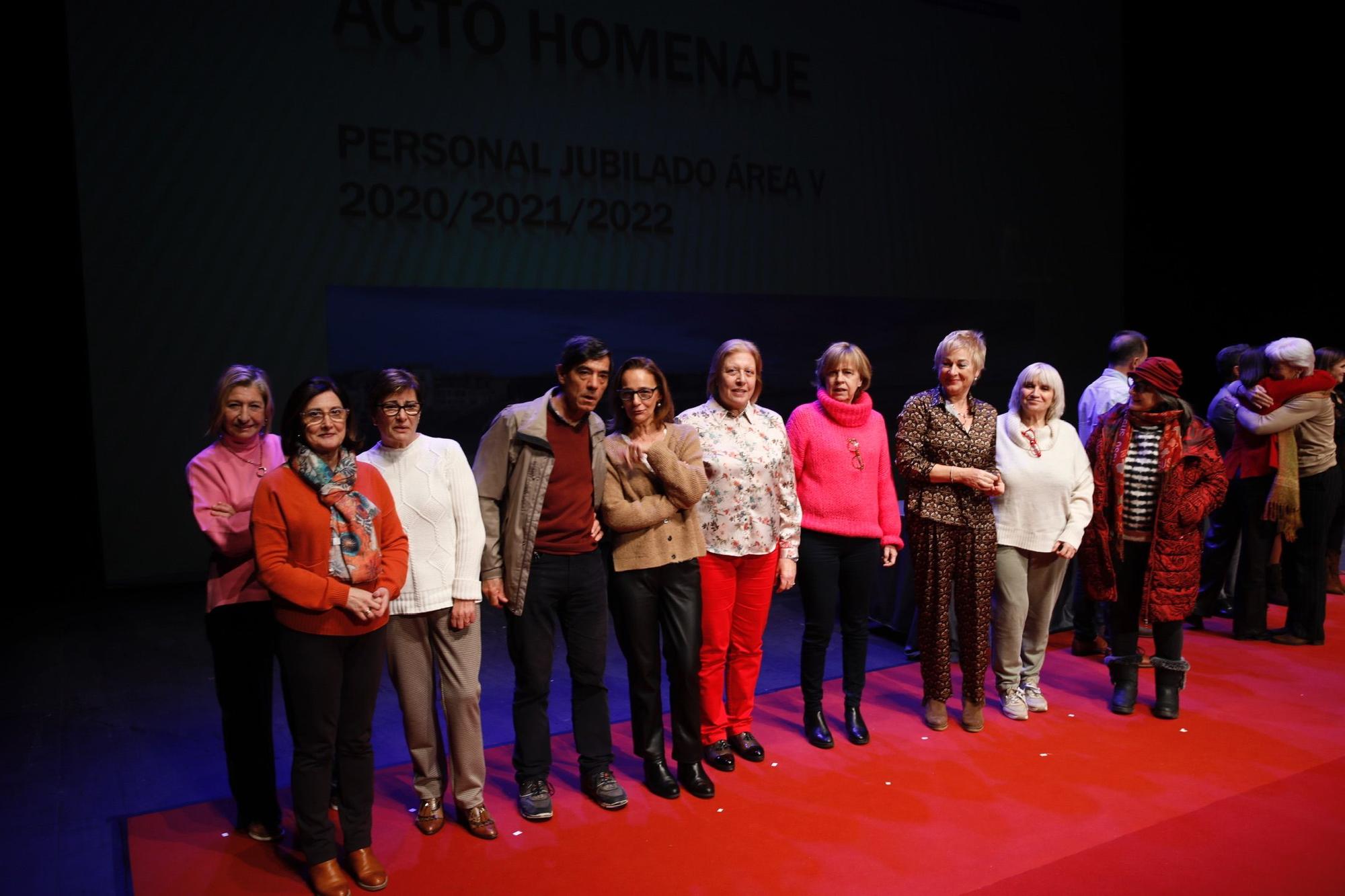 Multitudinaria gala de sanitarios jubilados de Gijón