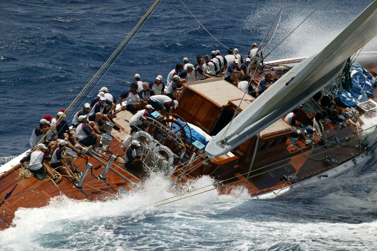 Así es el velero en el que embarcó Felipe VI en la Bahía de Palma