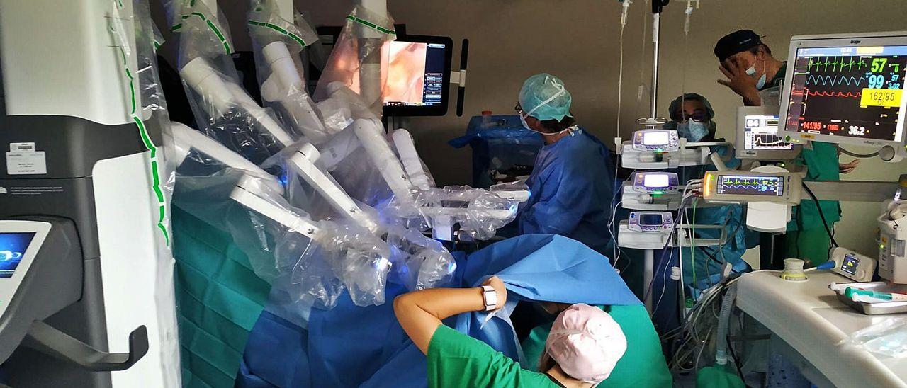 Una operación con robot en Galicia