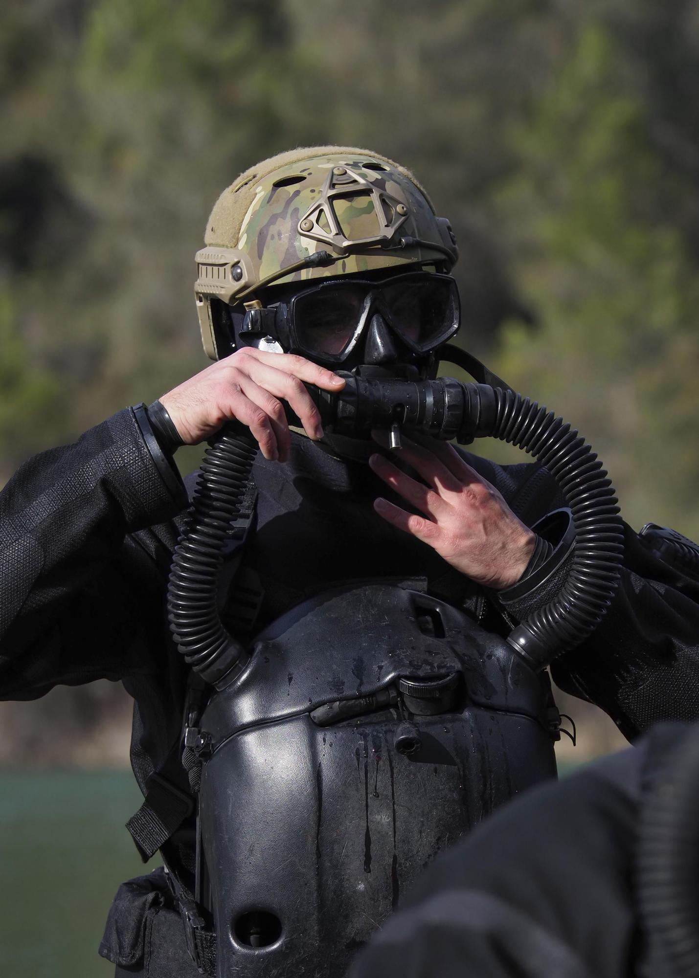 Fotos: El mando de operaciones especiales del Ejército afronta diez días de adiestramiento en el mar balear