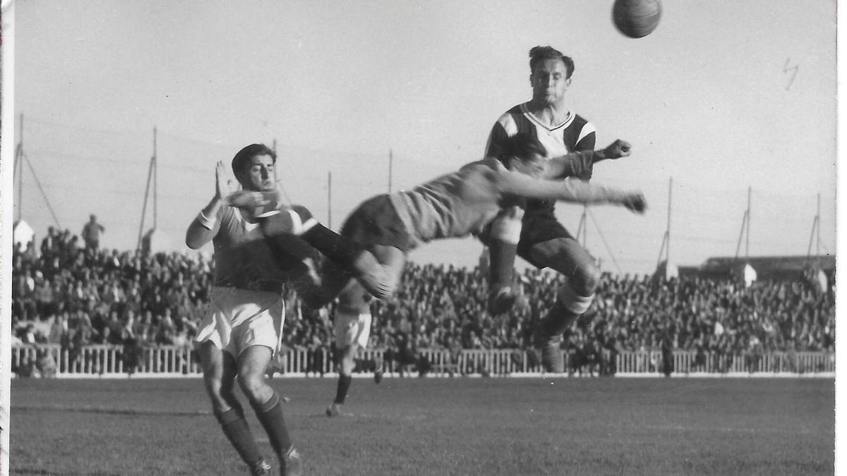 Escena del partido Hércules- Malacitano de Segunda División disputado en Bardín el 2 de febrero de 1935