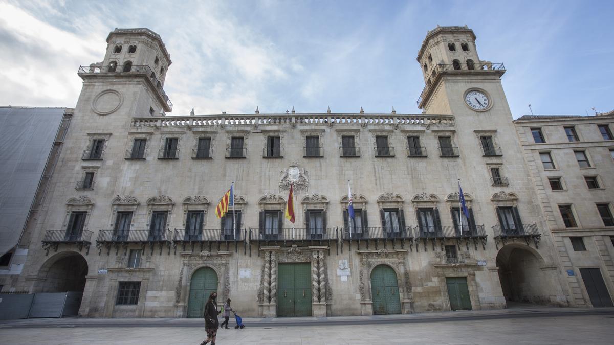 Imagen de la Plaza del Ayuntamiento de Alicante.