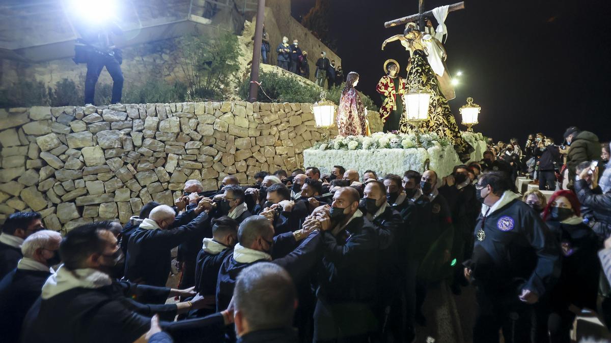 Las procesiones vuelven a las calles de Alicante dos años después