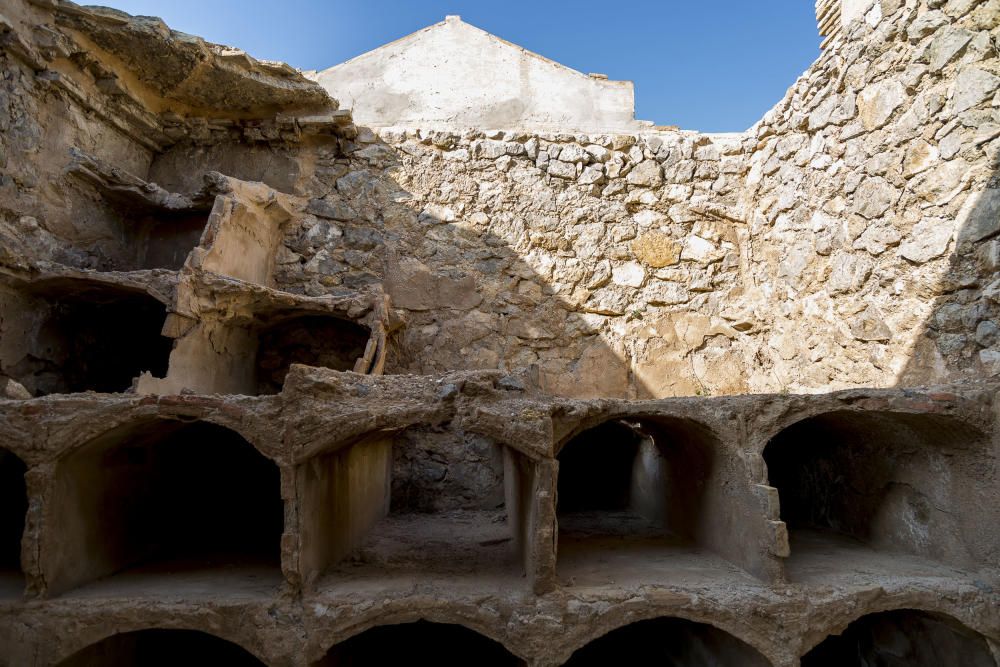 El antiguo cementerio del castillo, inspirador de la obra de Gabriel Miró, se consolida como espacio cultural