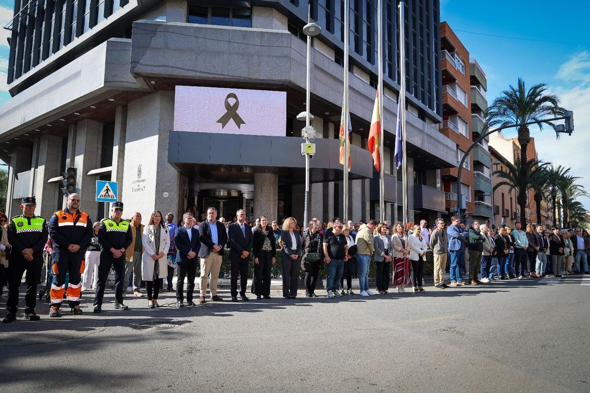 Minuto de silencio en Torrent.