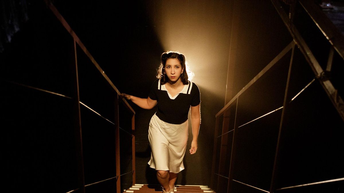 Una escena de la adaptación teatral de la novela de Carmen Laforet 'Nada' realizada por Joan Yago.