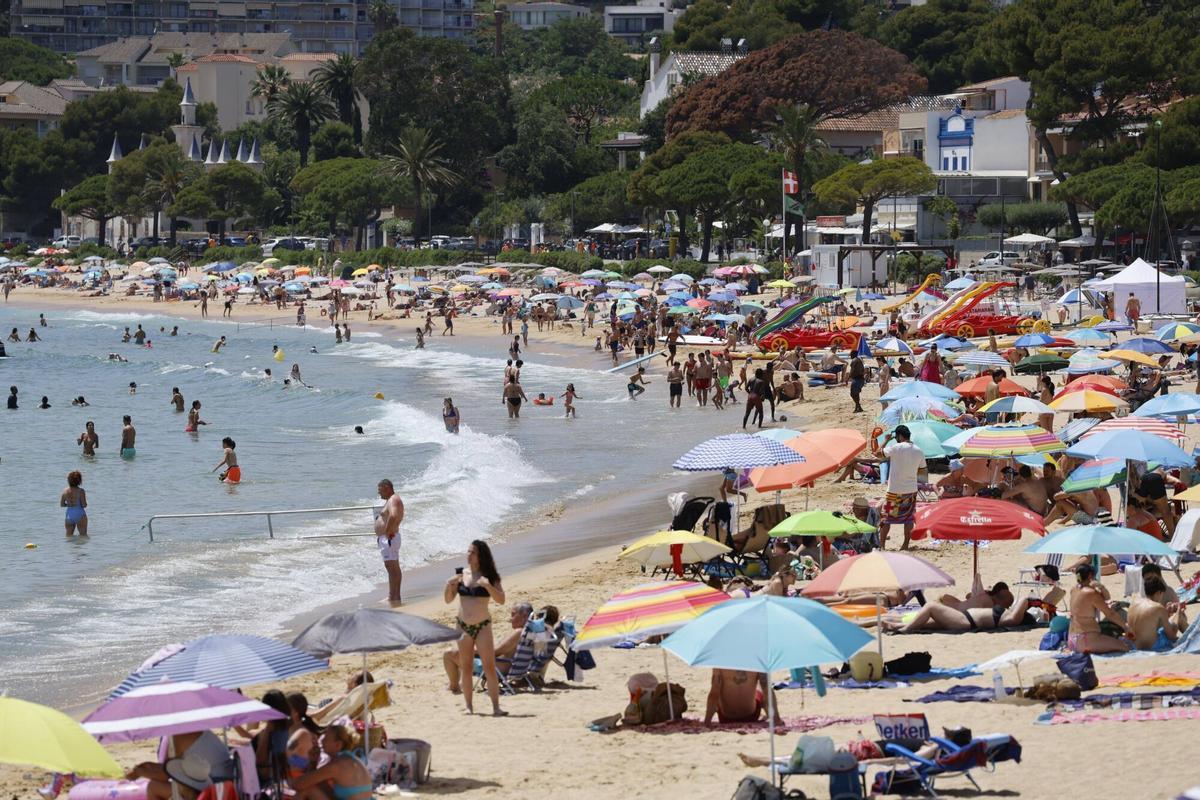 Cues i platges plenes aquest dissabte a la Costa Brava Cues i platges plenes aquest dissabte a la Costa Brava