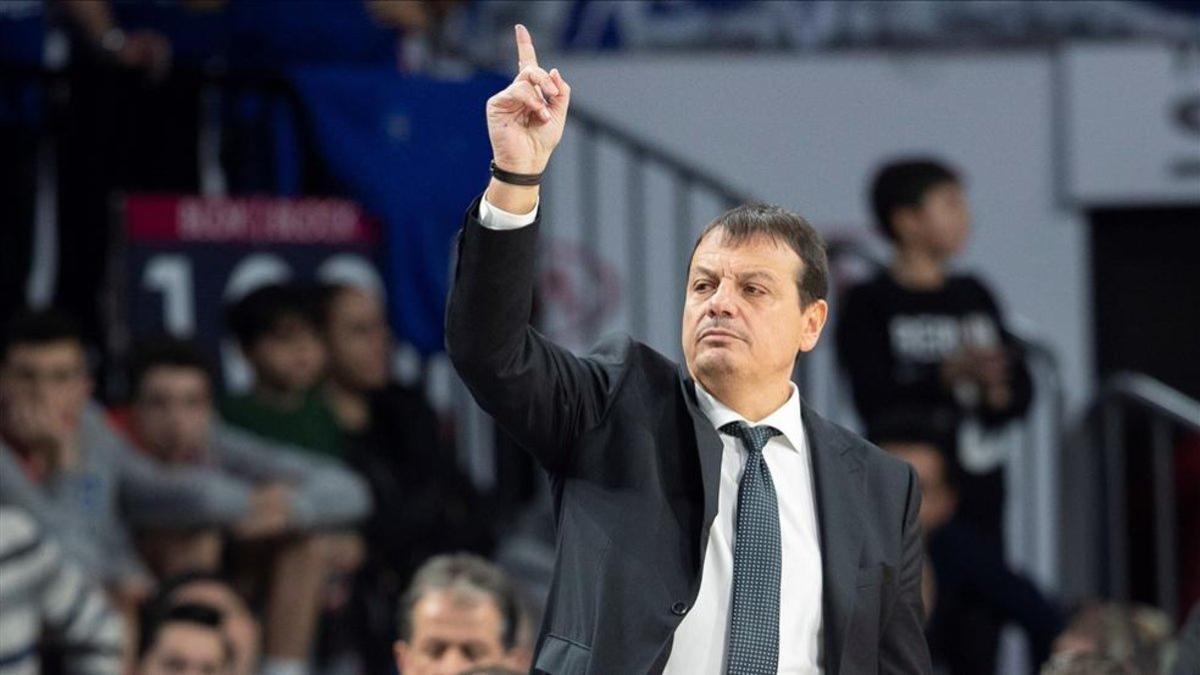 Ergin Ataman, técnico del Efes