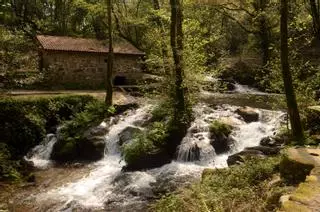 Senderismo en O Salnés: así es la espectacular Ruta da Pedra e da Auga