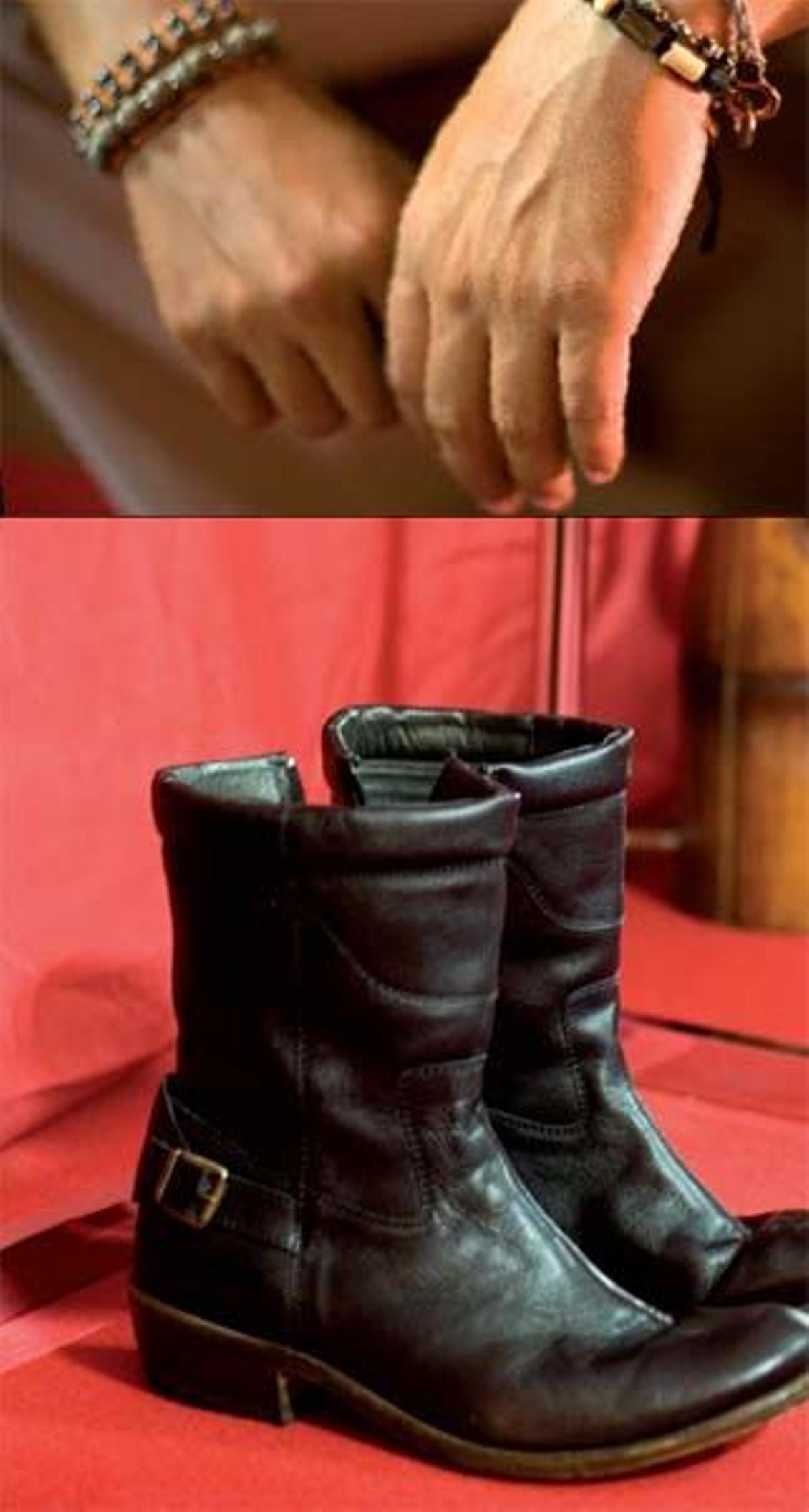 Para actuar, Alejandro no olvida las pulseras que les regaló su hija ni sus botas fetiche.