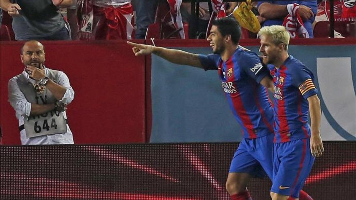 Suárez y Messi buscarán el primer título de la temporada ante el Sevilla