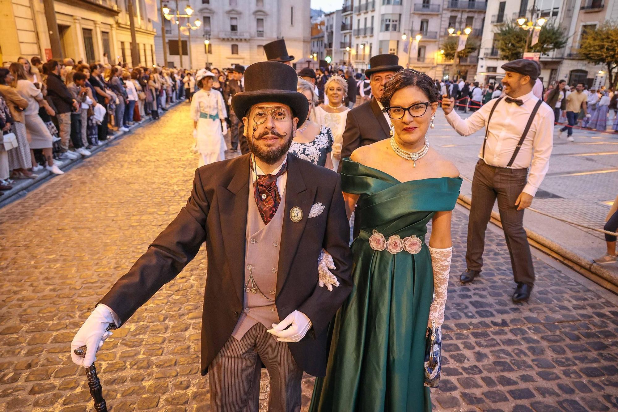 Inicio de la Feria Modernista de Alcoy 2025