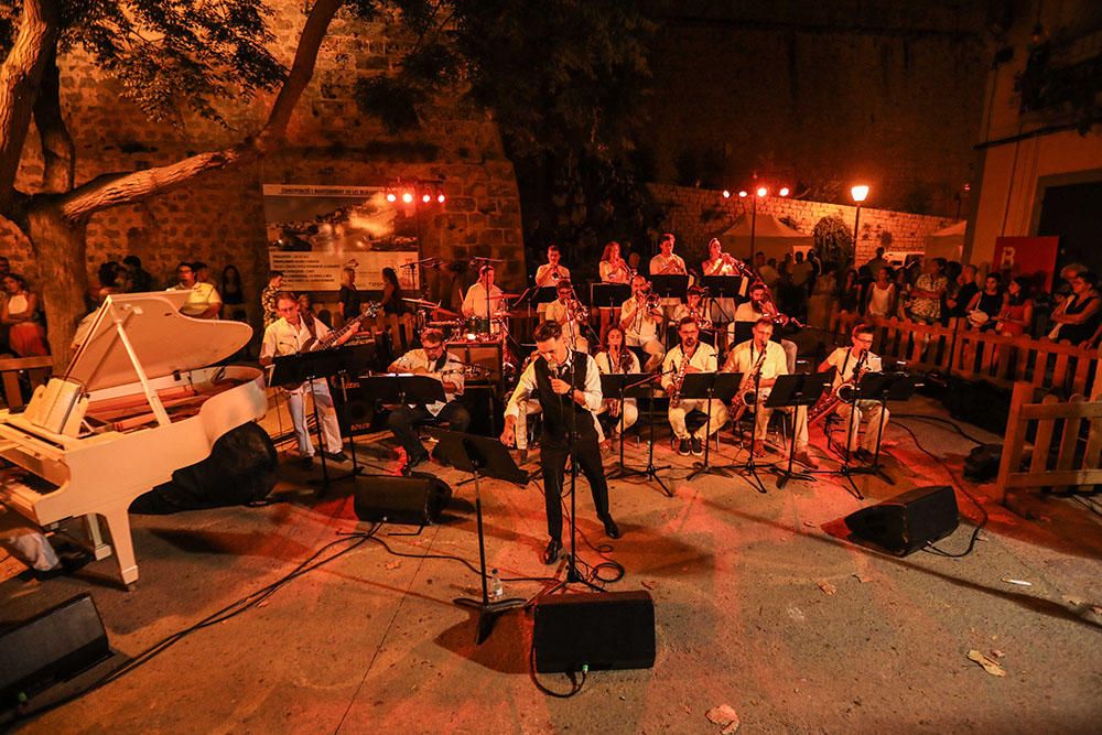 Big Band Ciutat d'Eivissa y Pere Arguimbau Quarte, en la Plaça Sotavila