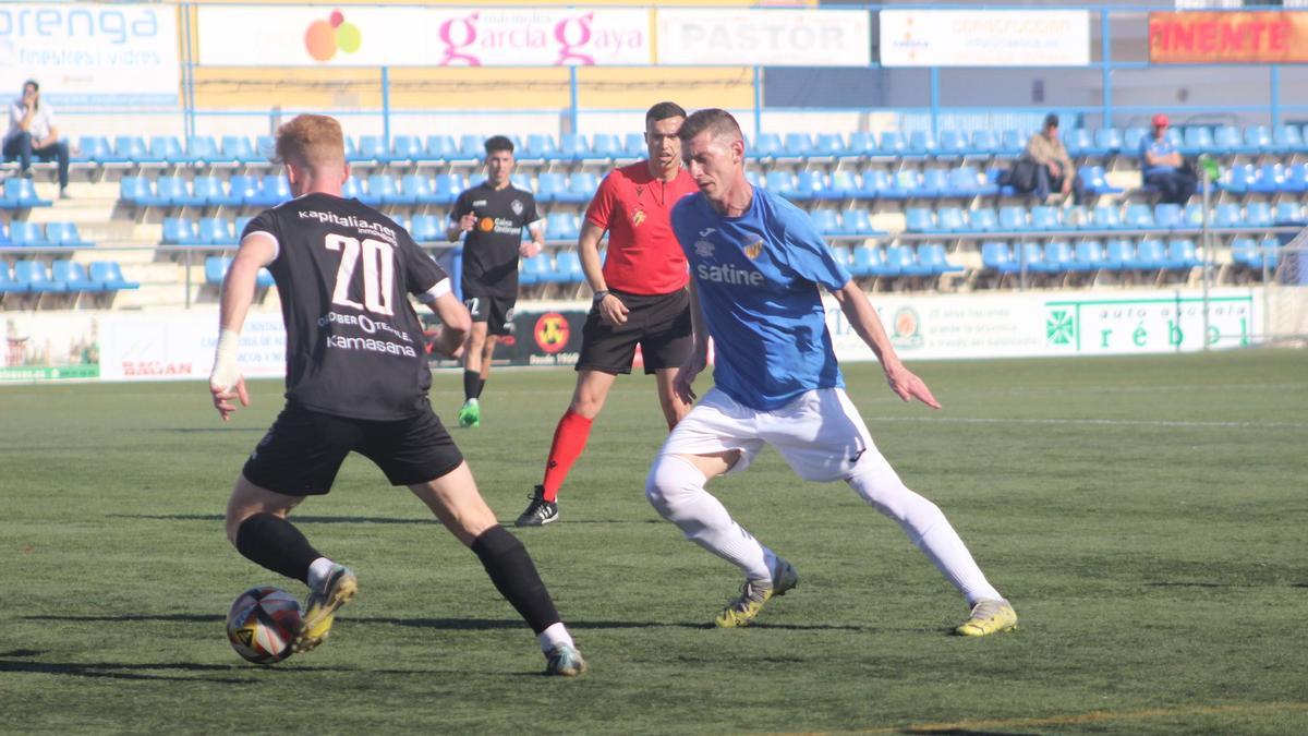 El Burriana pudo celebrar una victoria holgada ante su afición frente al Ontinyent.