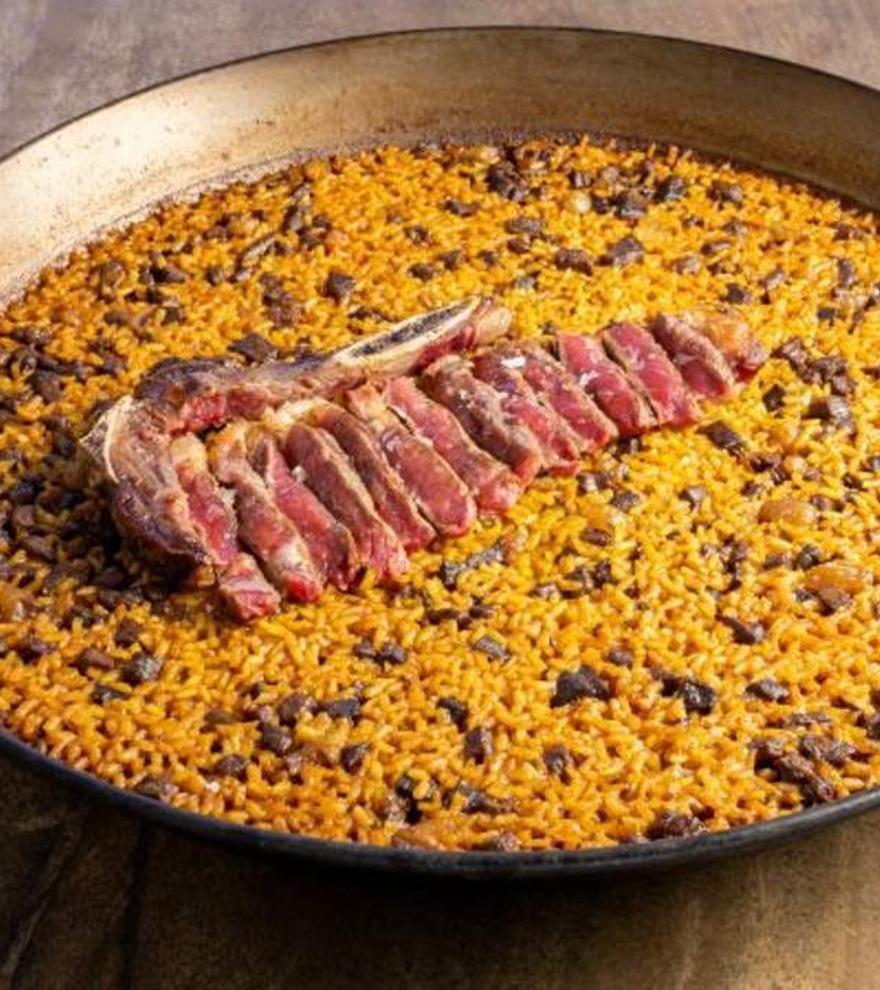 Arroz de &#039;txuleta&#039; de Burgos: la receta de Quique Barella para seguir de fiesta en Valencia