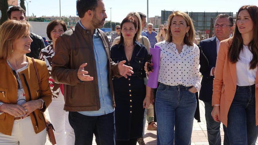 La ministra de Transportes, Movilidad y Agenda Urbana, Raquel Sánchez, ha avalado el plan del candidato socialista a la Alcaldía de Málaga y secretario provincial del PSOE, Daniel Pérez.