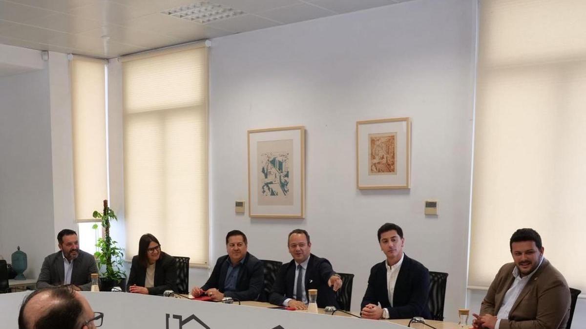 El alcalde de Albal, José Miguel Ferris, con sus homólogos en Leiria.