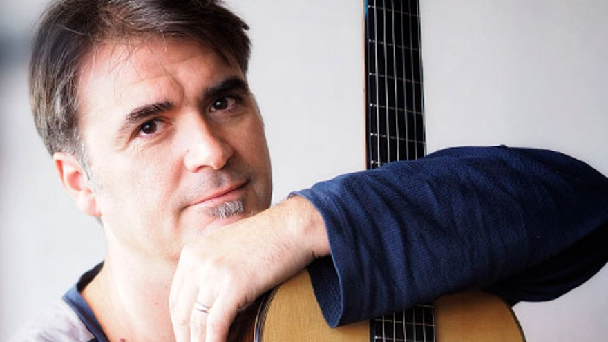 Rafael Serrallet, guitarra