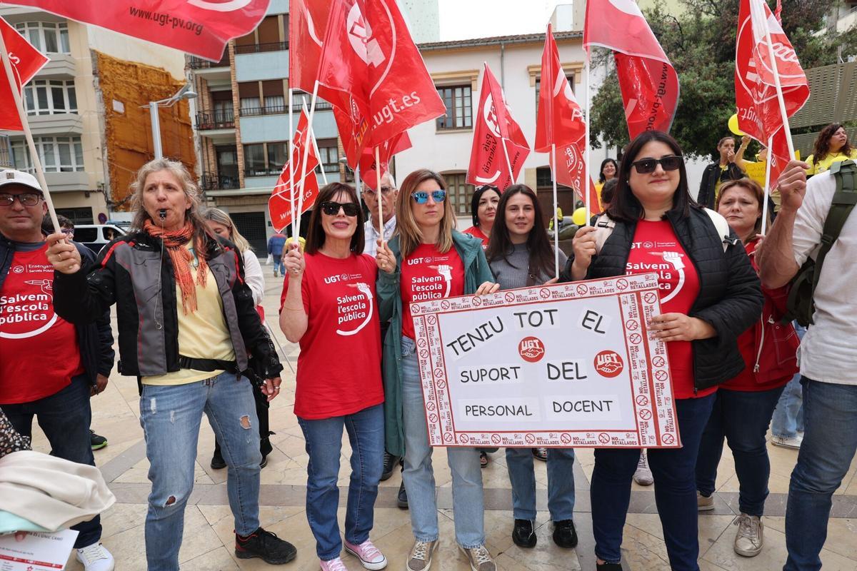 07/05/2026 | Plaza de las Aulas, Castellón | Concentración de trabajadoras de las escuelas infantiles durante la huelga educativa