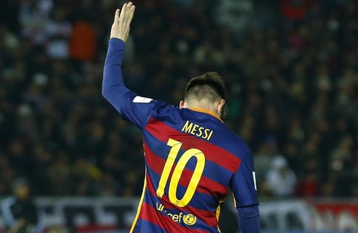 jdomenech32217597 fc barcelona s lionel messi acknowledges fans afte151221161733