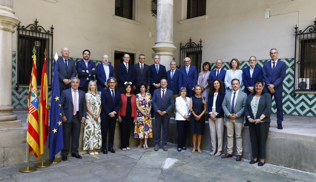 El Fiscal General del Estado, Ávaro García Ortiz, junto a los 17 fiscales superiores que se dan cita este miércoles y jueve en Zaragoza.