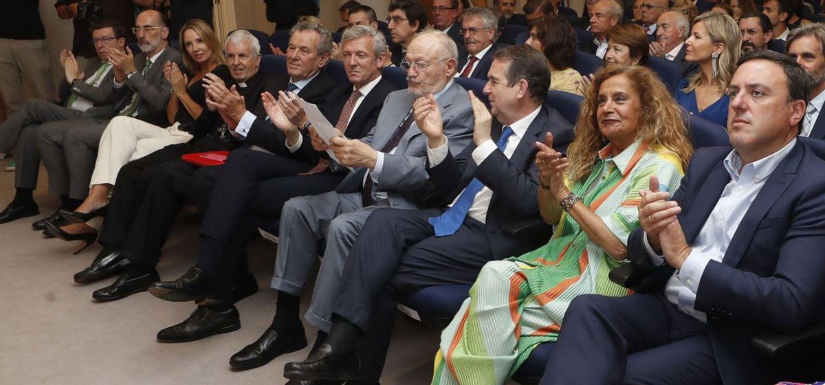 Asistentes al acto. | // RICARDO GROBAS