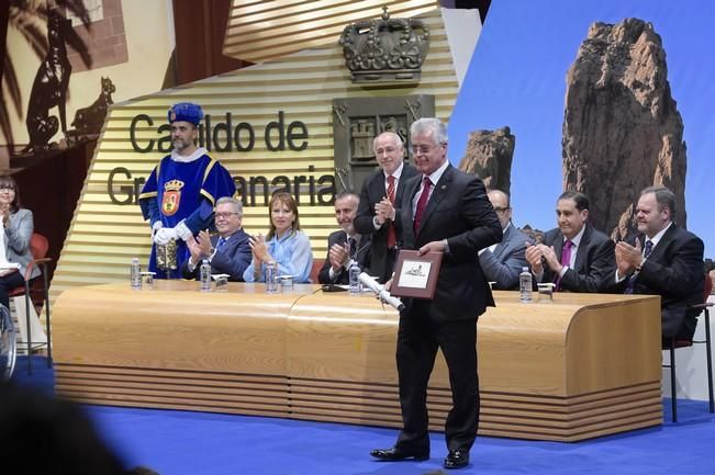 Entrega de Honores y Distinciones del Cabildo de ...